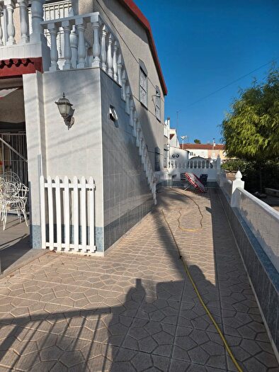 Casas en venta y pisos alquiler - 3