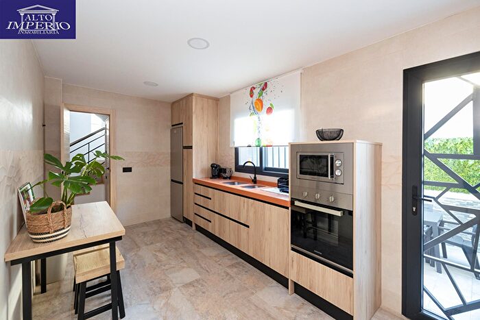 Casas en venta y pisos alquiler - 2