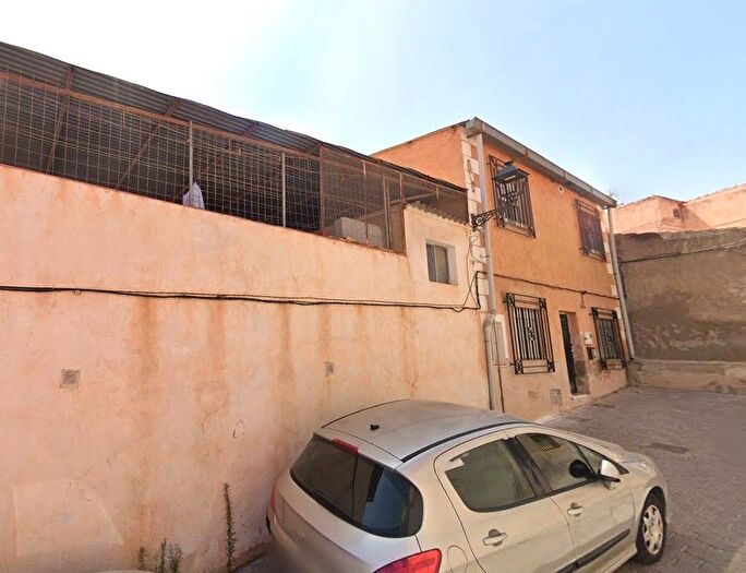 Casas en venta y pisos alquiler - 3