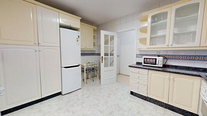 Casas en venta y pisos alquiler - 2