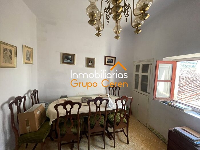 Casas en venta y pisos alquiler - 3
