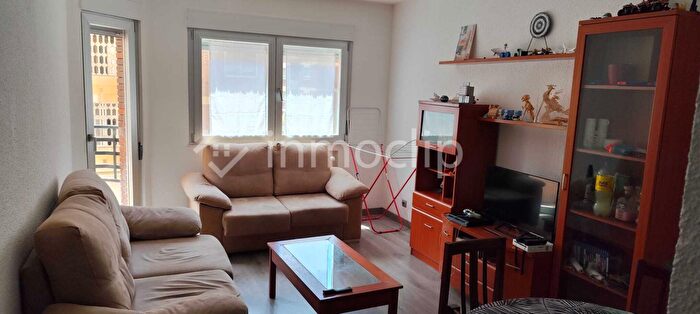 Casas en venta y pisos alquiler - 1