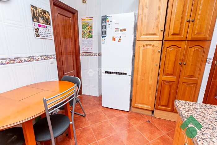 Piso en venta en Los Pinos, Algeciras de 4 habitaciones