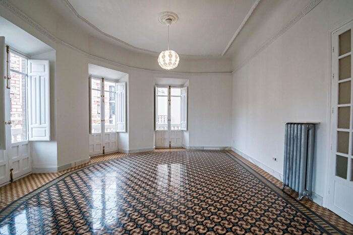 Casas en venta y pisos alquiler - 3