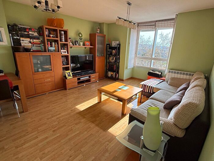 Casas en venta y pisos alquiler - 2