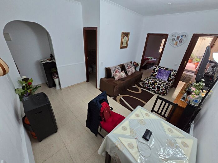 Casas en venta y pisos alquiler - 2