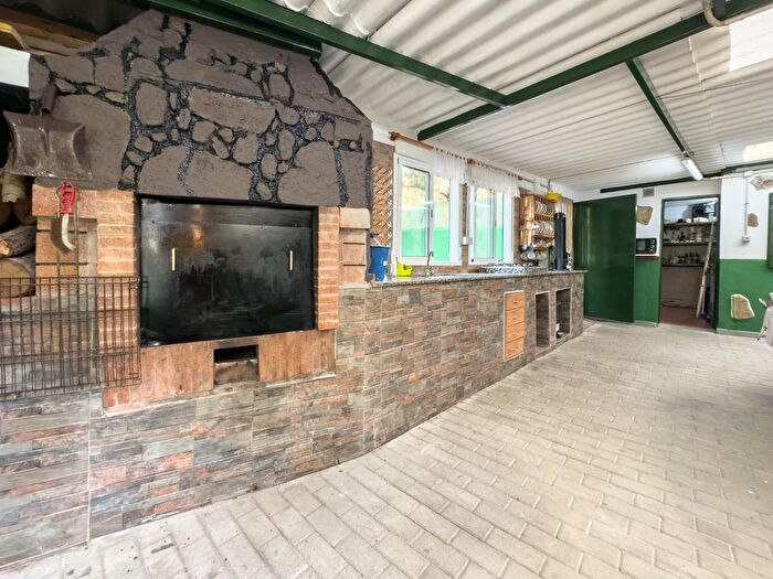 Casas en venta y pisos alquiler - 3