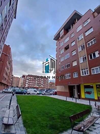 Piso en venta en San Claudio La Chantría, León Capital de 4 habitaciones