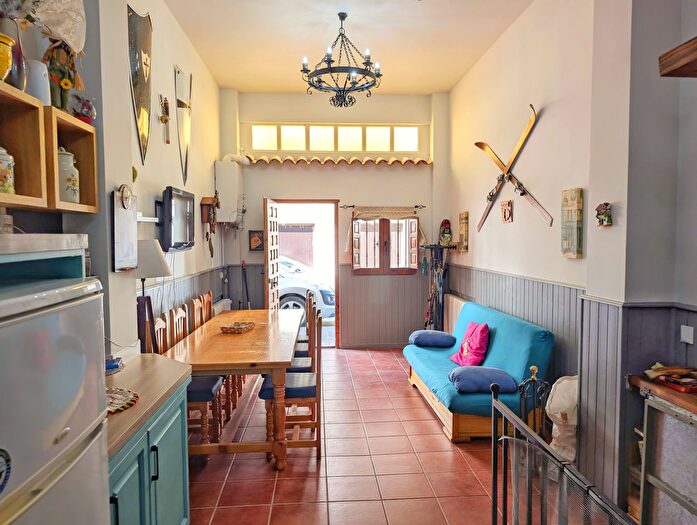 Casas en venta y pisos alquiler - 1