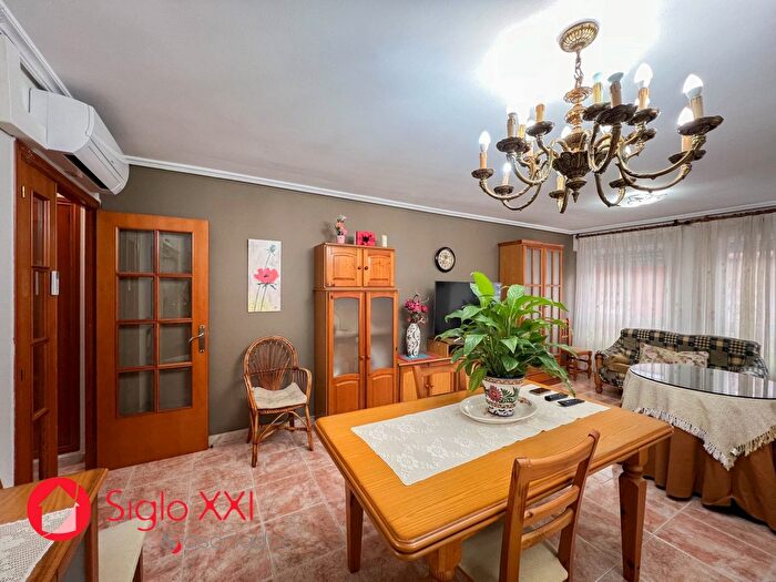 Casas en venta y pisos alquiler - 2