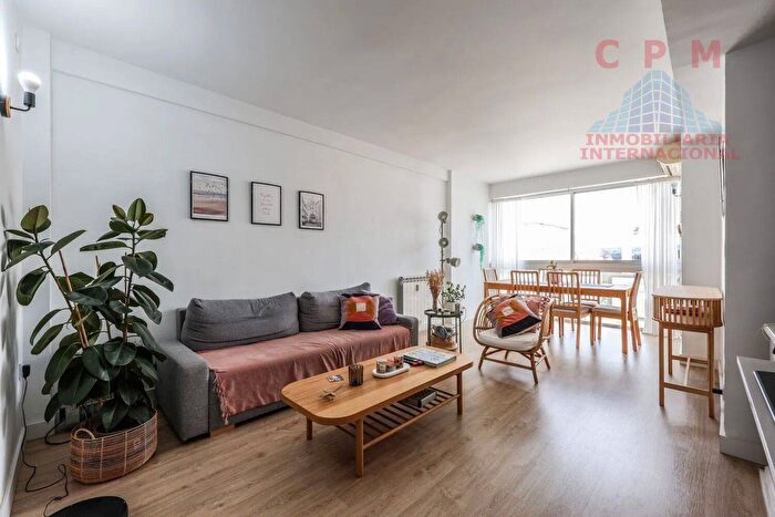 Casas en venta y pisos alquiler - 1
