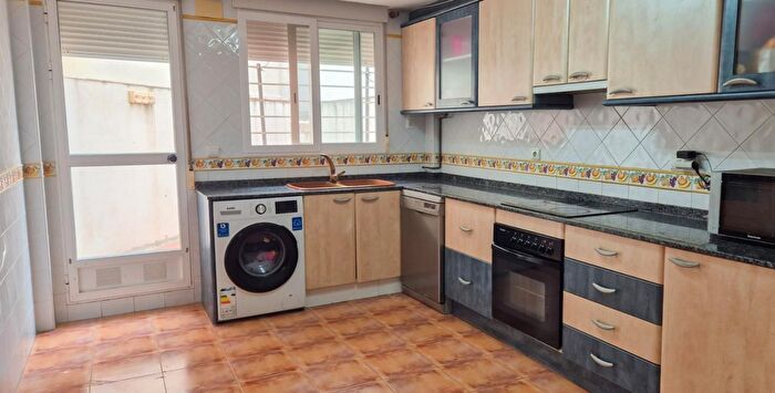 Casas en venta y pisos alquiler - 3