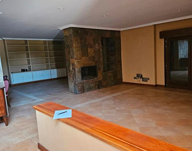 Casas en venta y pisos alquiler - 3