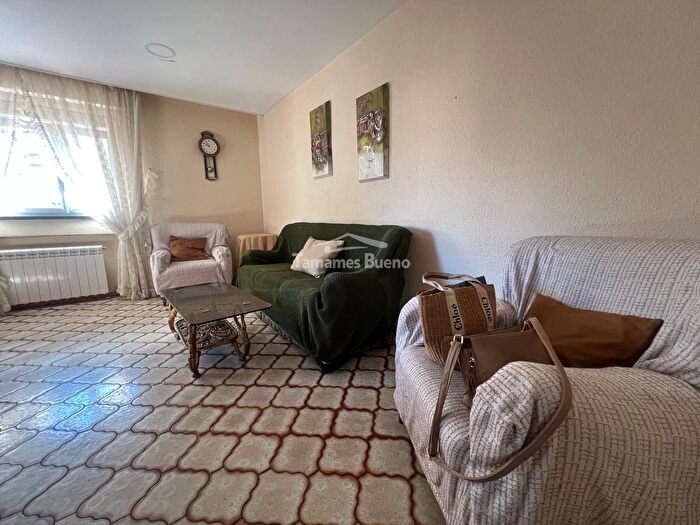 Casas en venta y pisos alquiler - 2