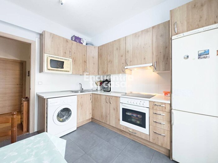 Casas en venta y pisos alquiler - 3