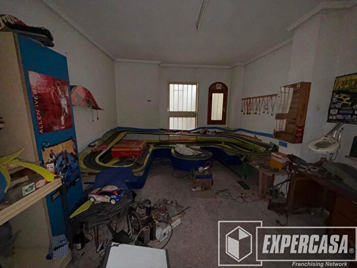 Casas en venta y pisos alquiler - 1
