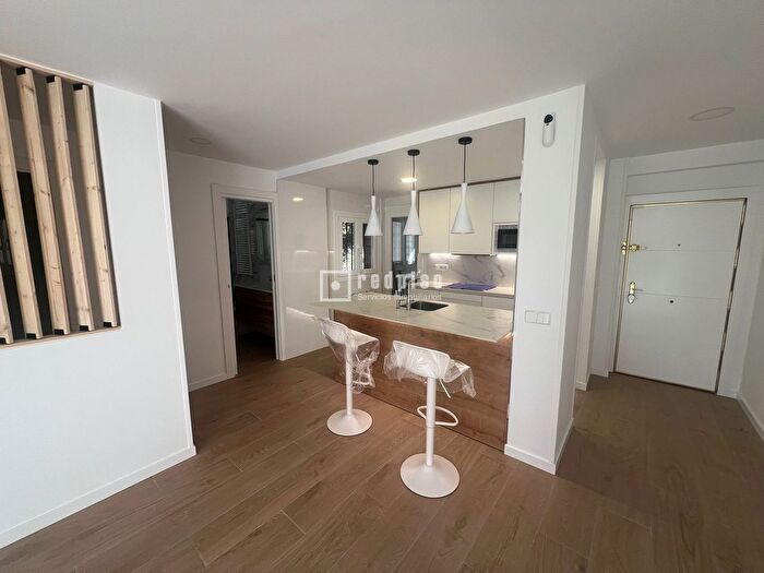 Piso en venta en Latina, Aluche de 3 habitaciones