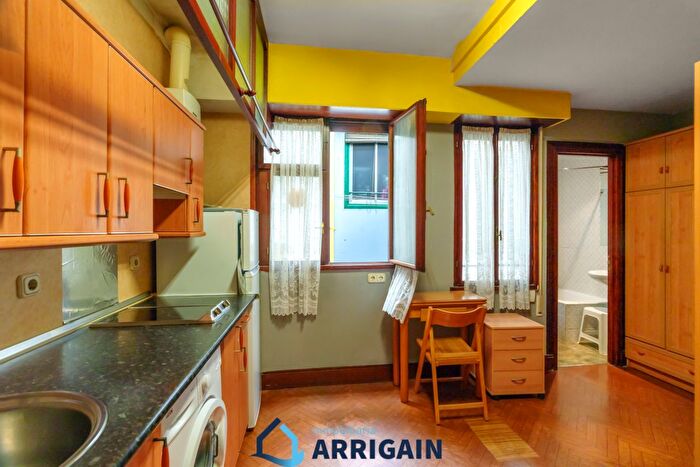 Casas en venta y pisos alquiler - 1