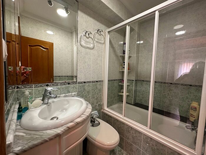 Casas en venta y pisos alquiler - 3