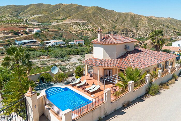 Casa en venta en Arboleas, Almería de 4 habitaciones