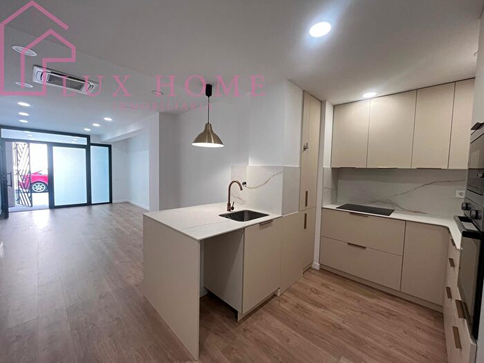 Casas en venta y pisos alquiler - 1