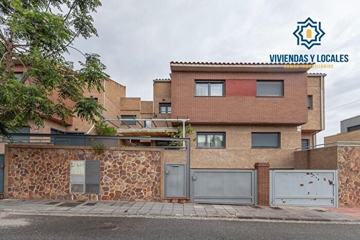 Casas en venta y pisos alquiler - 1