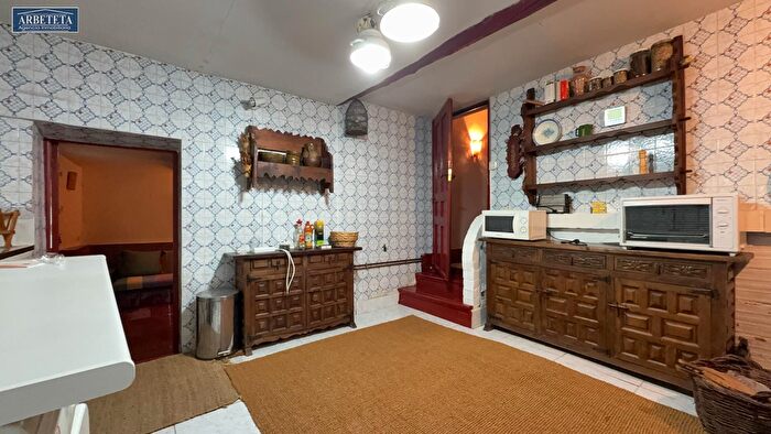 Casas en venta y pisos alquiler - 3