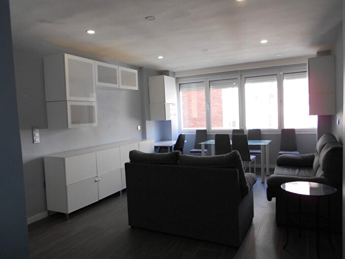 Casas en venta y pisos alquiler - 1