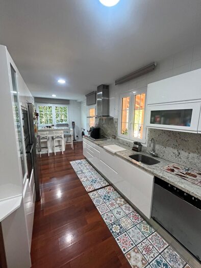 Casas en venta y pisos alquiler - 3