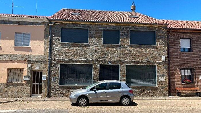 Casas en venta y pisos alquiler - 1
