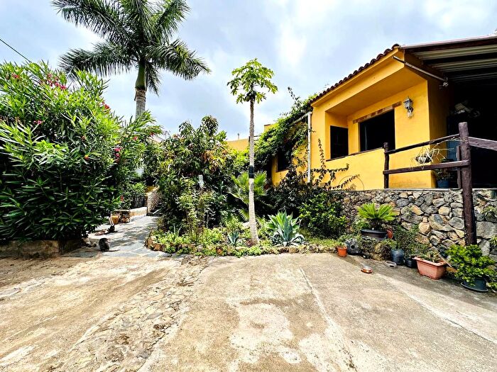 Casa en venta en La Guancha, Santa Cruz de Tenerife de 4 habitaciones