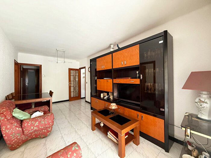 Piso en venta en Santa Rosa, Santa Coloma de Gramenet de 4 habitaciones