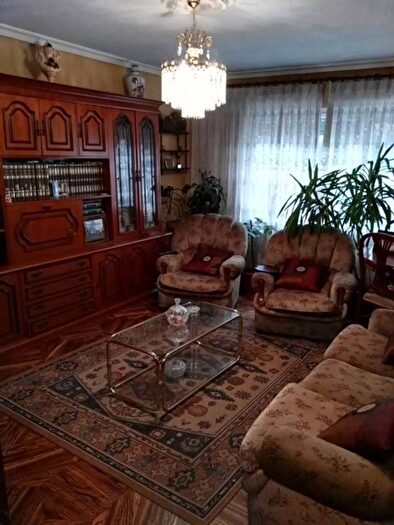 Casas en venta y pisos alquiler - 2