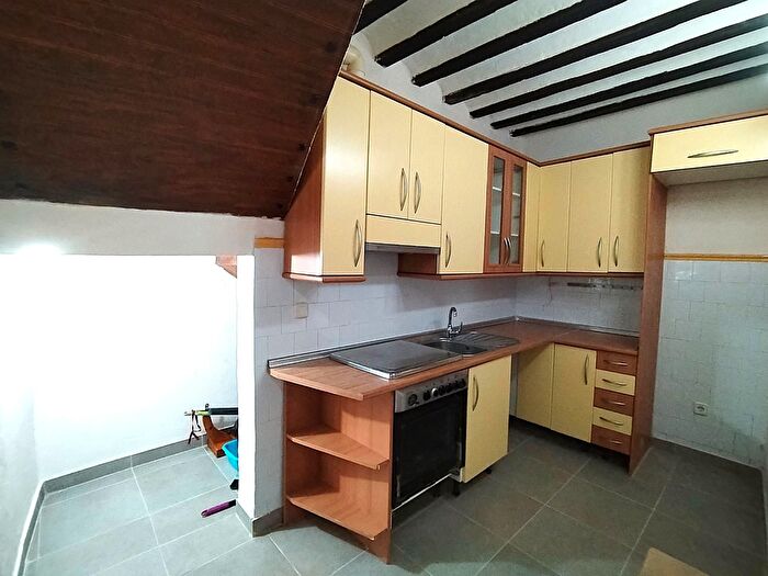 Casas en venta y pisos alquiler - 2