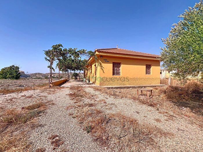 Casa en venta en Cuevas del Almanzora pueblo, Cuevas del Almanzora de 4 habitaciones