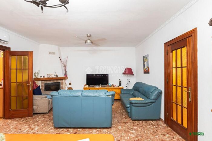 Casas en venta y pisos alquiler - 3