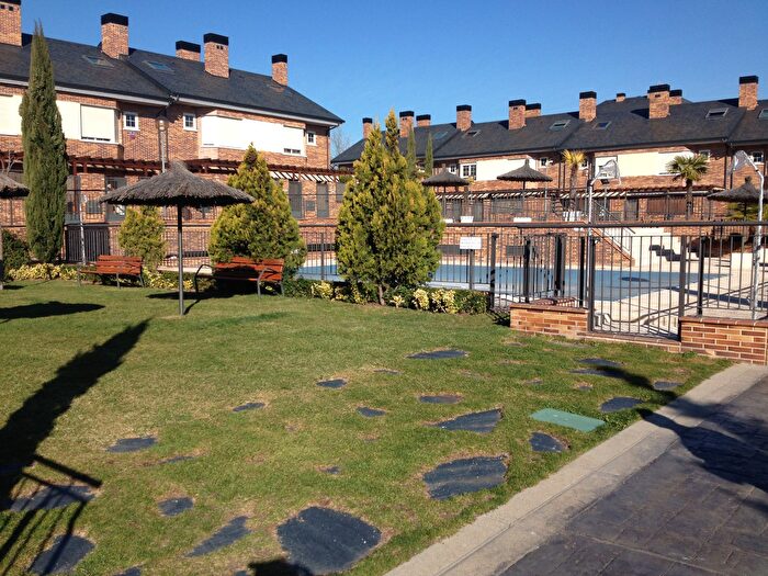 Casas en venta y pisos alquiler - 1