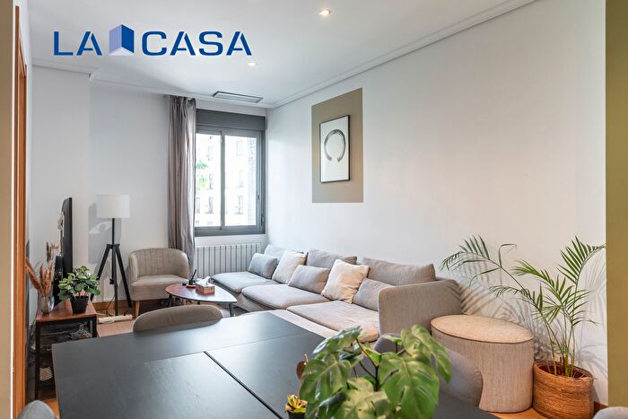 Casas en venta y pisos alquiler - 3