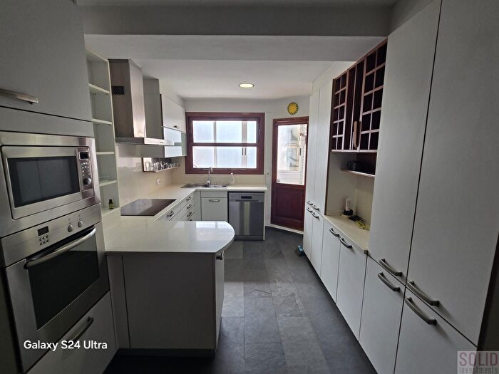 Casas en venta y pisos alquiler - 2