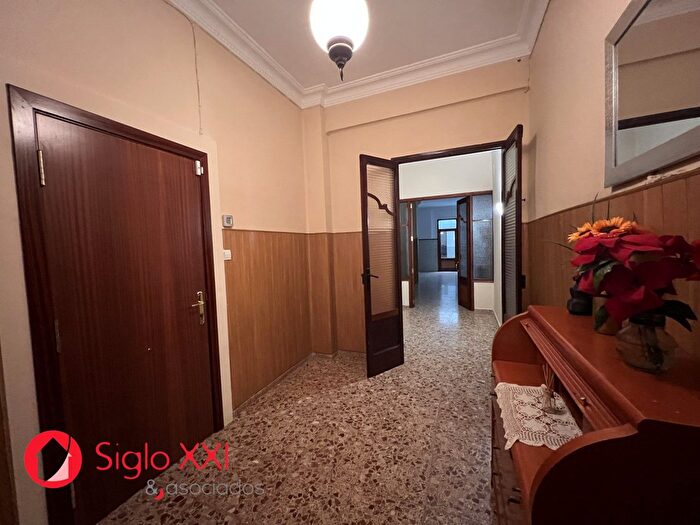Casas en venta y pisos alquiler - 2