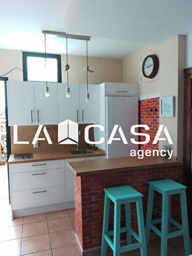 Casas en venta y pisos alquiler - 1