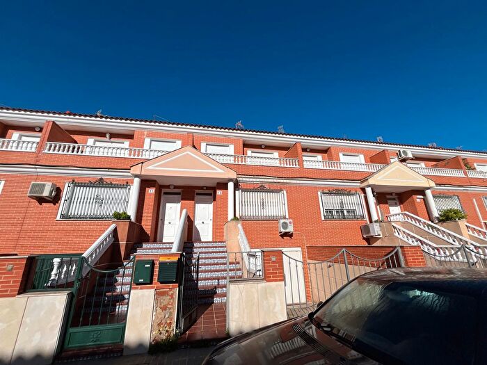 Casas en venta y pisos alquiler - 2
