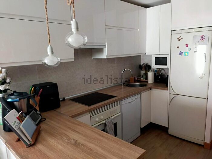 Casas en venta y pisos alquiler - 3