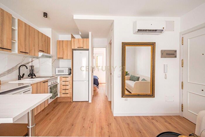 Casas en venta y pisos alquiler - 1