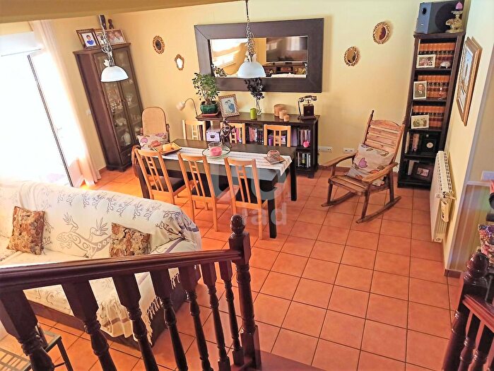 Casas en venta y pisos alquiler - 1