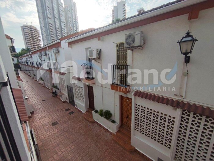 Casas en venta y pisos alquiler - 1