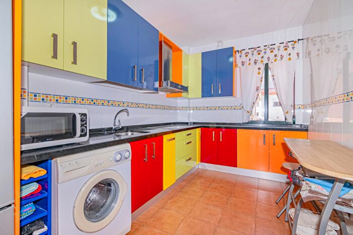 Casas en venta y pisos alquiler - 2