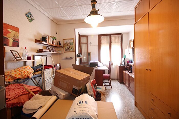 Casas en venta y pisos alquiler - 3
