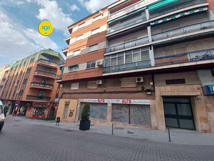 Casas en venta y pisos alquiler - 1