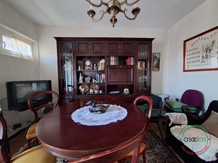 Casas en venta y pisos alquiler - 2